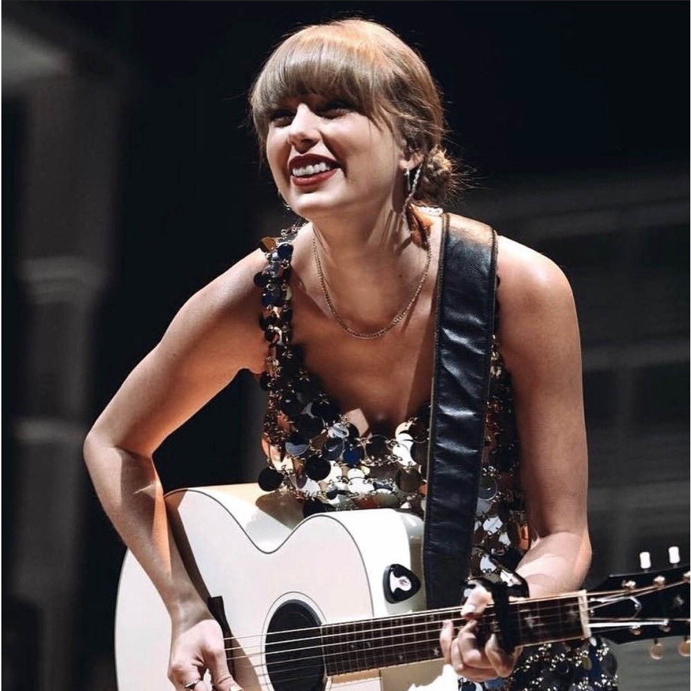 hi, i like taylor swift:)